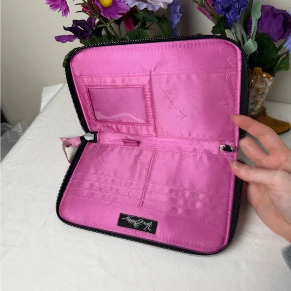 NWOT Vera Bradley Pink Elephants Zip Around Wallet Wristlet ID Coin Card Holder - Picture 5 of 6